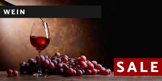 Luxus Wein wird mit Trauben serviert